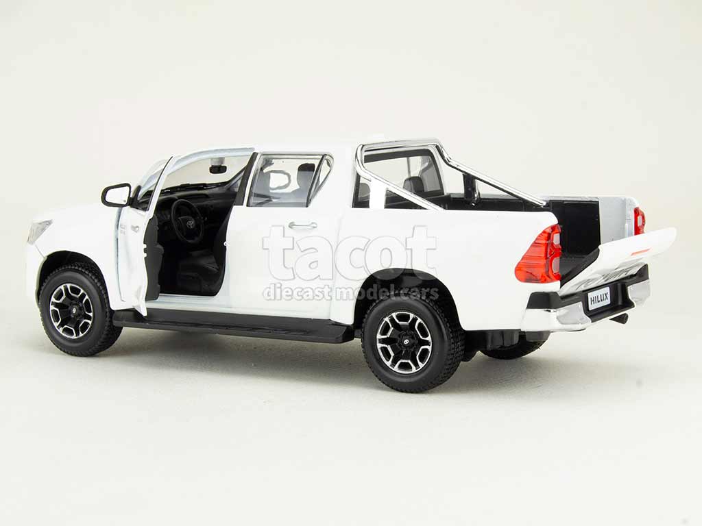 108216 Toyota Hilux 2.8D Pick-Up 2023