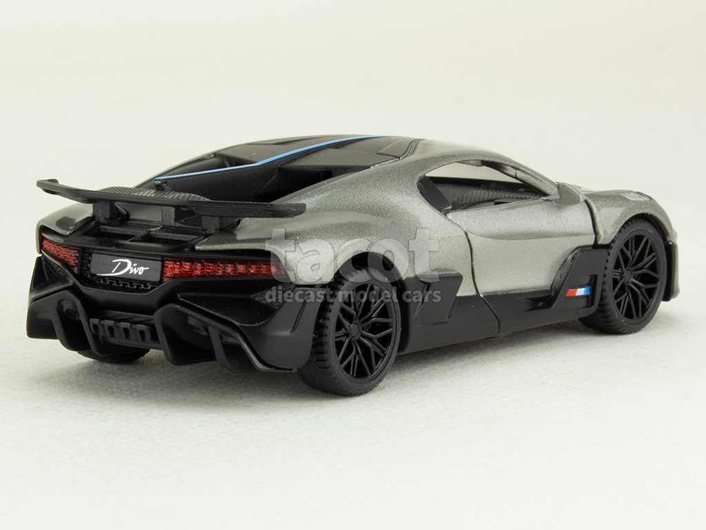 108243 Bugatti Divo 2020