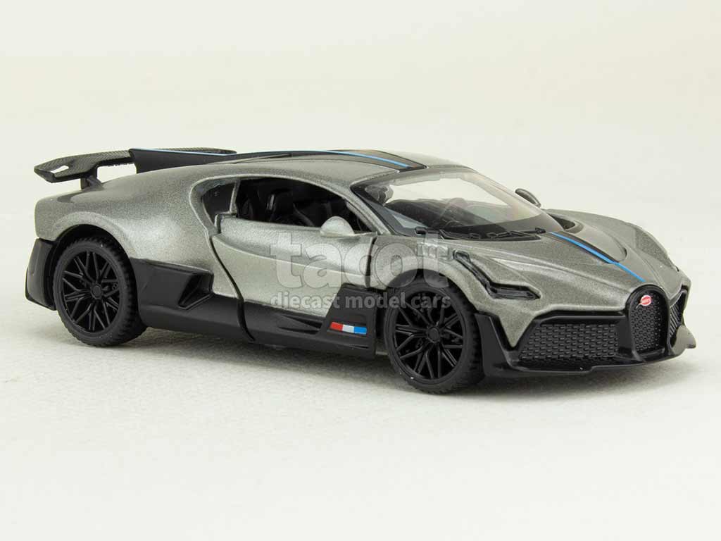 108243 Bugatti Divo 2020