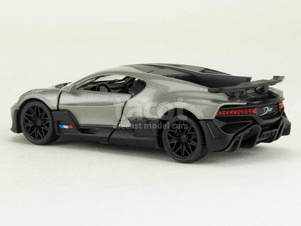 108243 Bugatti Divo 2020