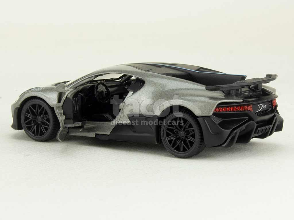 108243 Bugatti Divo 2020