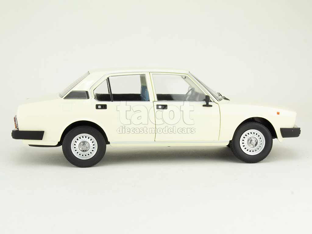 108246 Alfa Romeo Alfetta Berline 2000L 1978