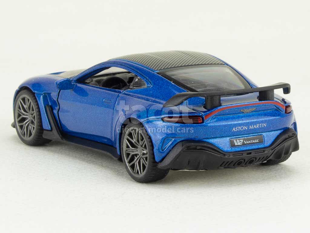 108274 Aston Martin Vantage V12 2013