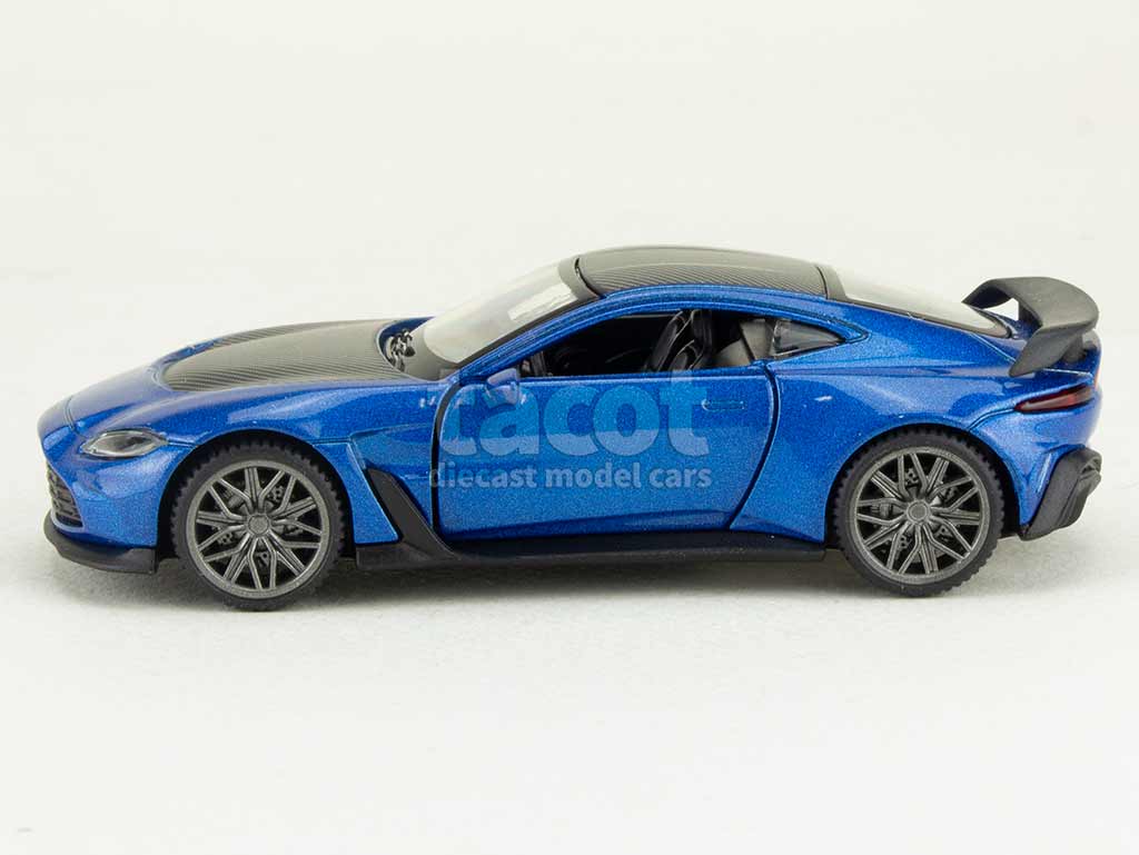 108274 Aston Martin Vantage V12 2013