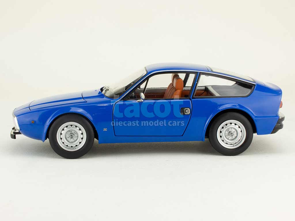 108381 Alfa Romeo Giulia GT 1300 Junior Zagato 1969