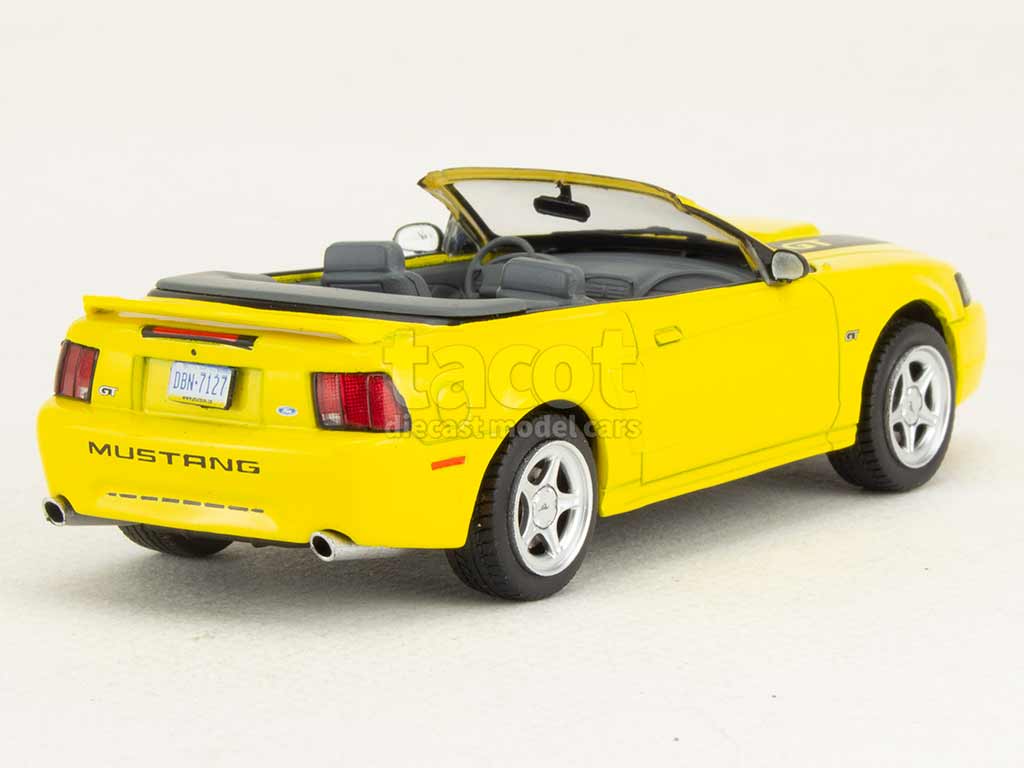 108456 Ford Mustang Convertible Spring Feature Edition 2000