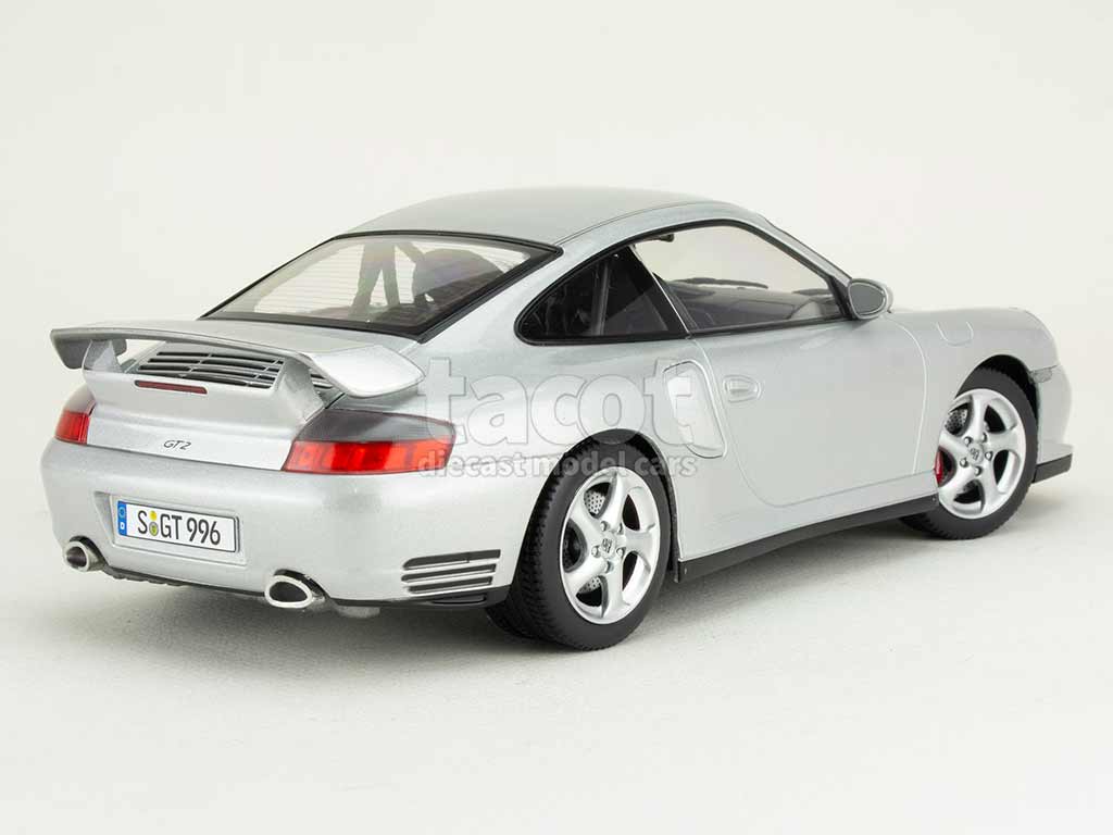 108470 Porsche 911/996 GT2 2001
