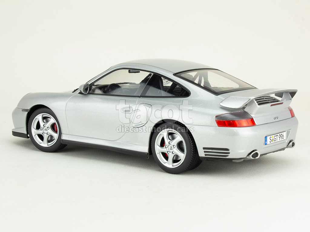 108470 Porsche 911/996 GT2 2001