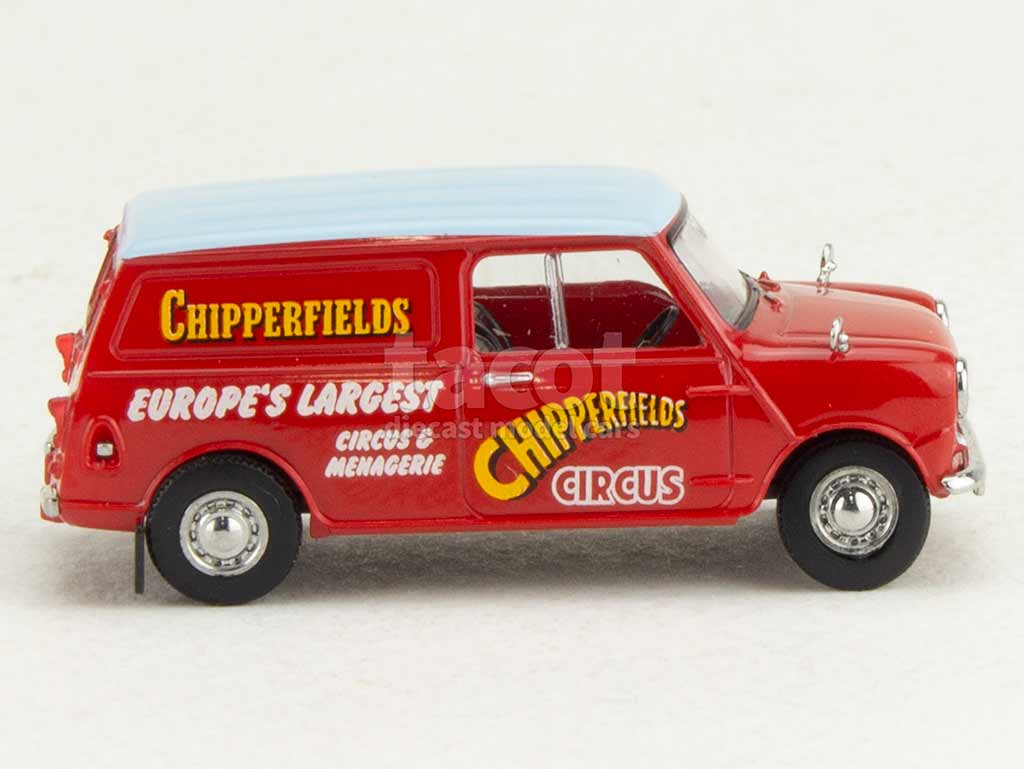 108499 Austin Mini Countryman Circus Chipperfields