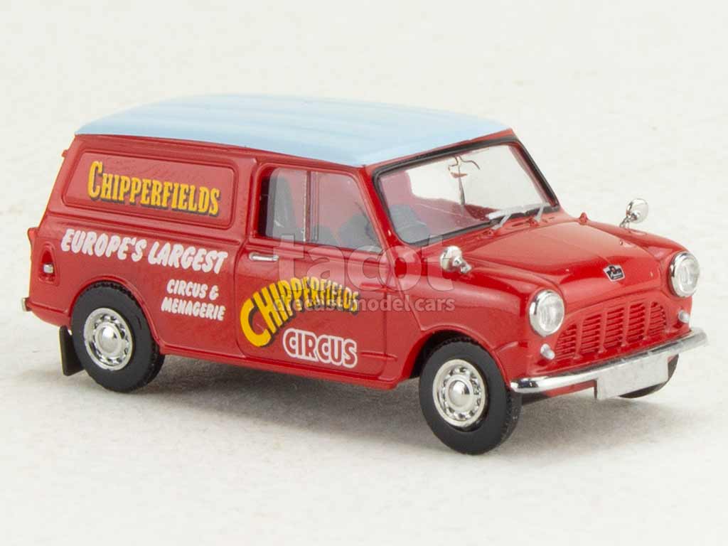 108499 Austin Mini Countryman Circus Chipperfields