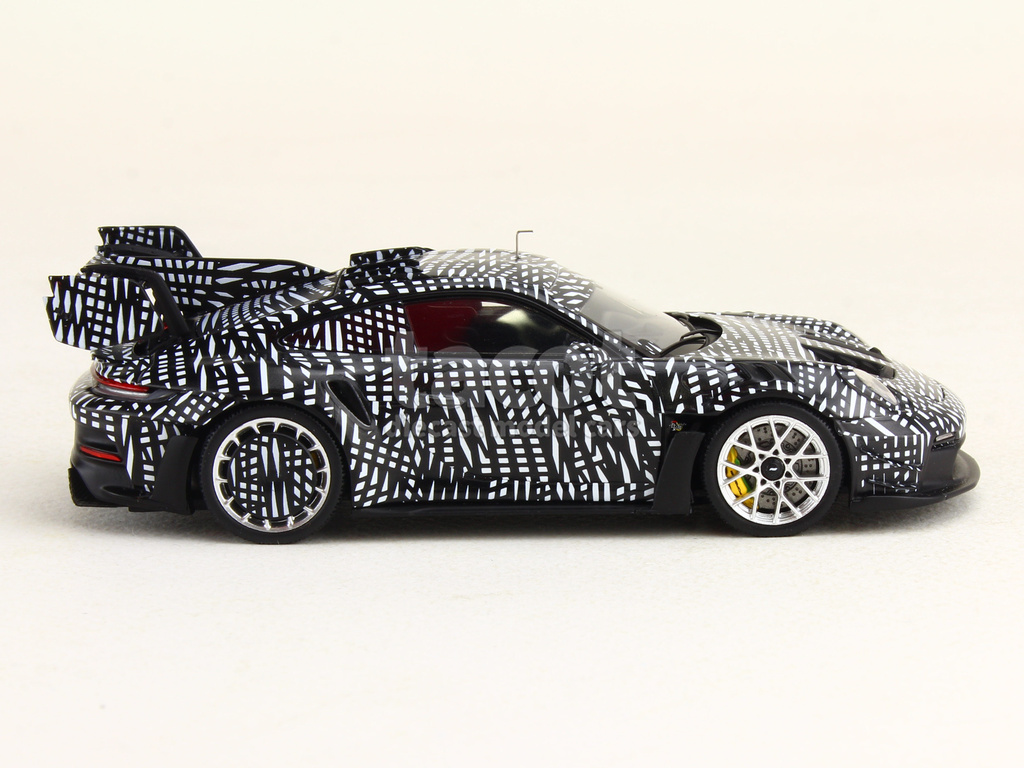 108585 Porsche 911/992 GT3 RS Manthey Kit 2025