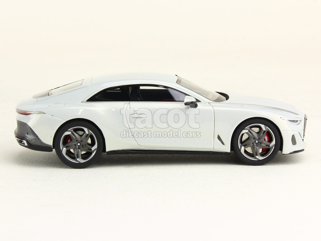 108622 Bentley Mulliner Batur Coup&eacute; 2023