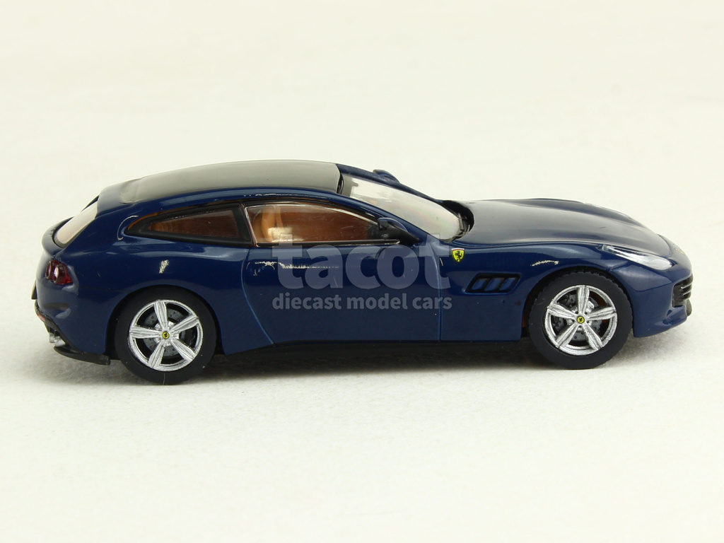 108643 Ferrari GTC/4 Lusso 2016