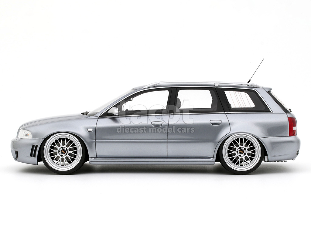 108663 Audi RS4 Stanced 2025