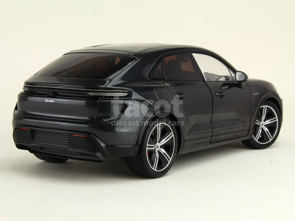 108677 Porsche New Macan Turbo 2026