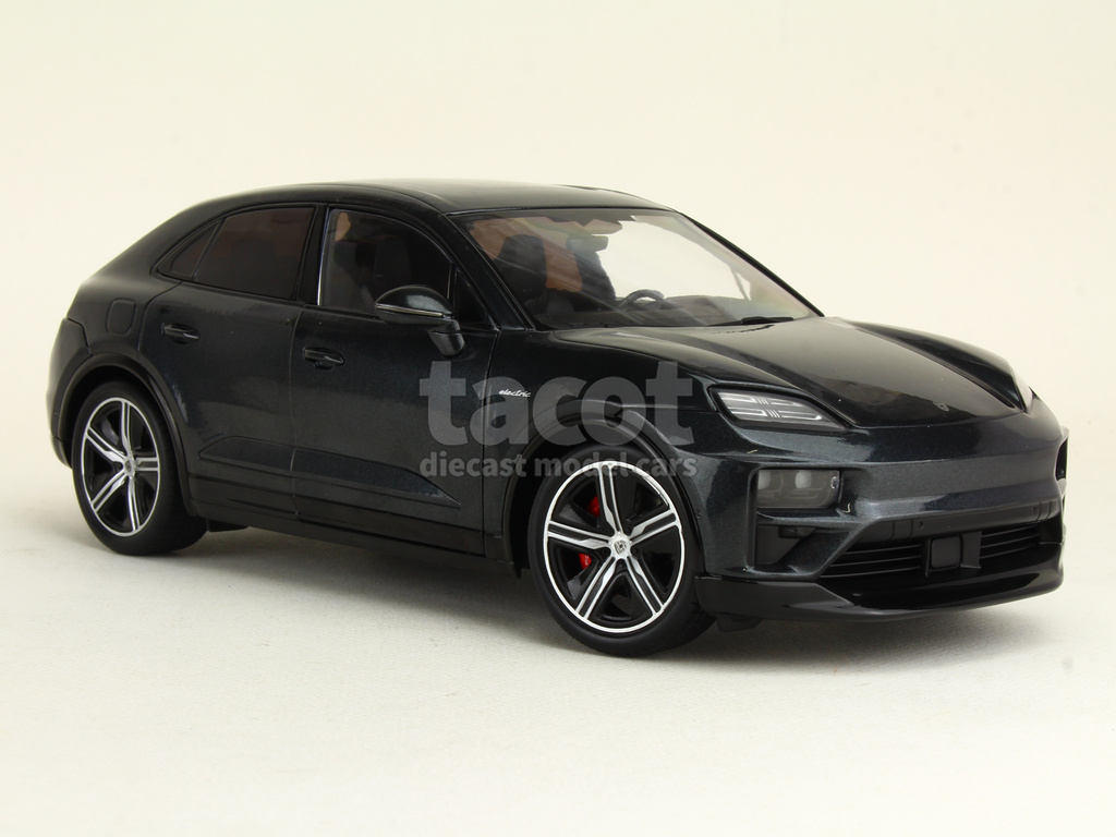 108677 Porsche New Macan Turbo 2026