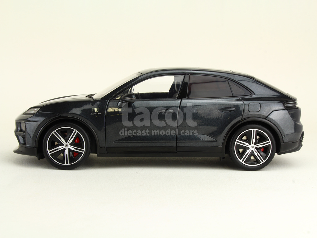 108677 Porsche New Macan Turbo 2026