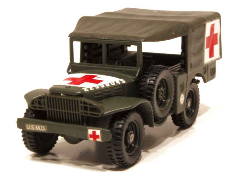 Le Dodge tôlé WC 54 4x4 ambulance militaire miniature par Solido au 1