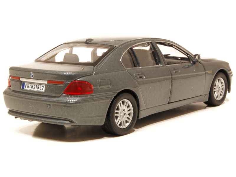23371 BMW Série 7/ E65 2005