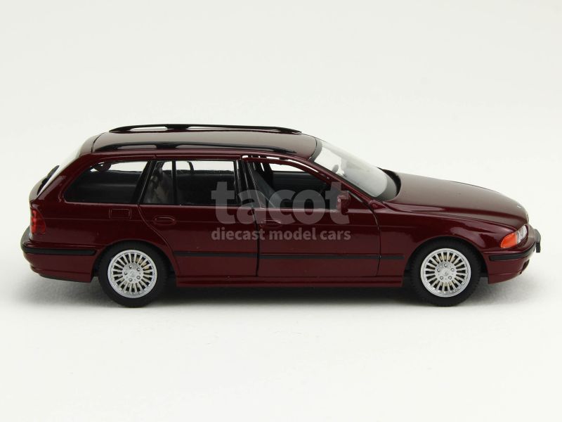 23567 BMW 528i Touring/ E39 1997