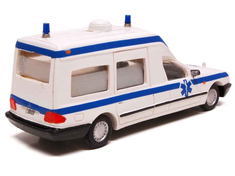 25353 Mercedes 250T/ W210 Ambulance 