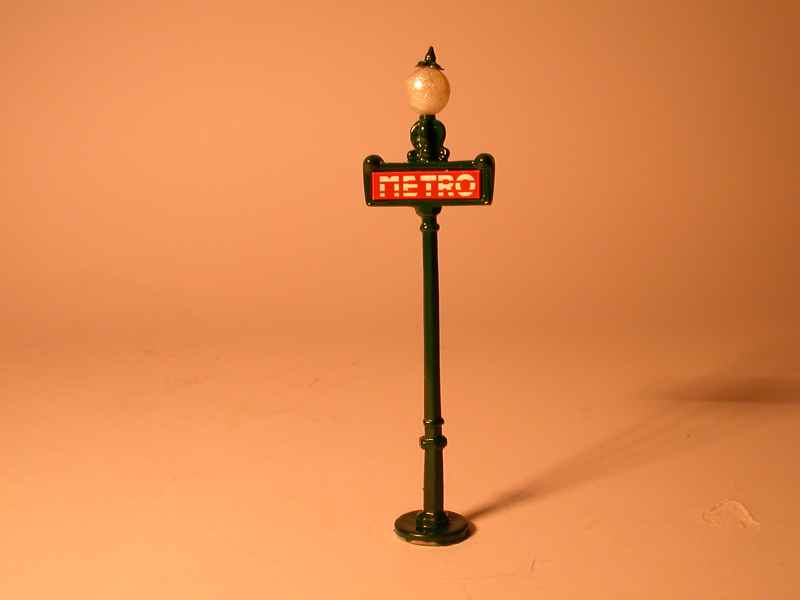 25801 Divers Lampadaire Metro