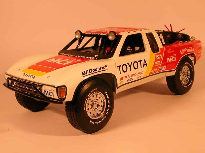 AUTOart トヨタ TOYOTA TROPHY-TRUCK 1:18 Auto Art 1/18 Toyota Trophy Lkw #11 | eBay