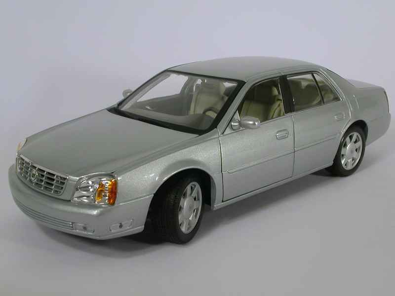 27733 Cadillac 2000 DeVille DTS