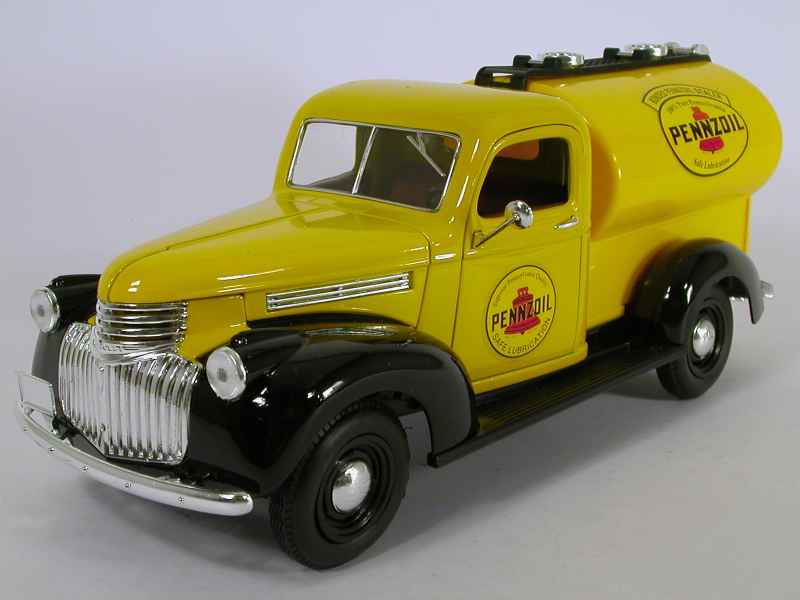 Camion SOLIDO 1/18, Chevrolet Citerne 1946, Pennzoil, Bon état, Boîte A1