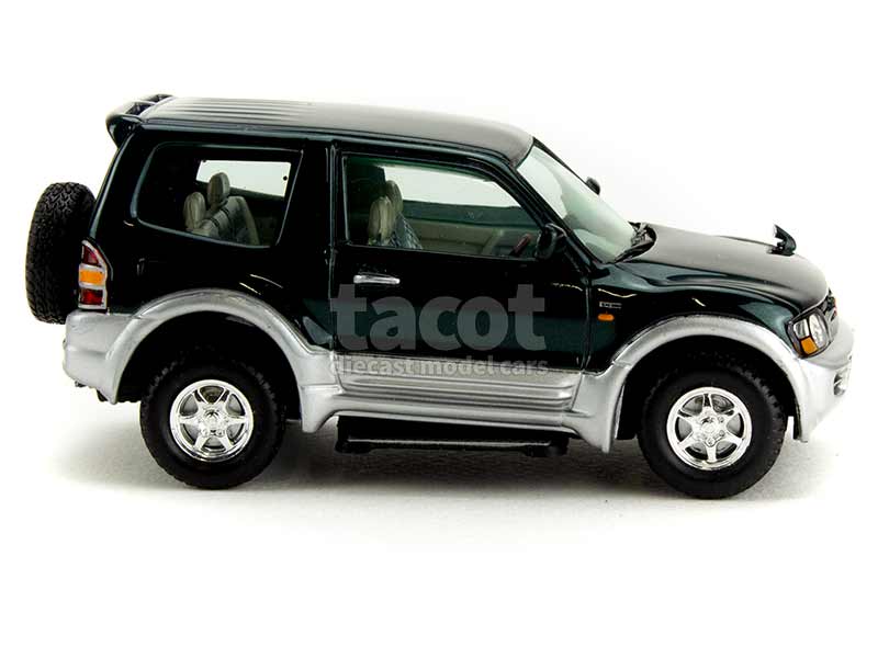 Mitsubishi - Pajero Exceed Short 2000 - Vitesse - 1/43 - Autos