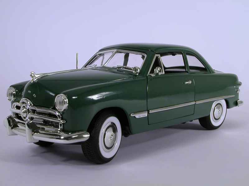 MIRA SOLIDO Ford Berline 1949ミニカー 1/18 - メルカリ