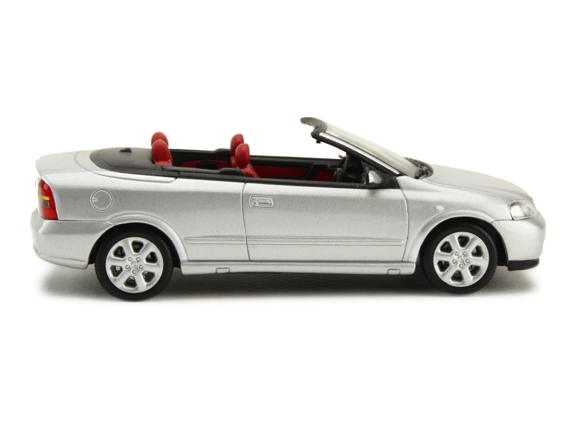 30839 Opel Astra G Cabriolet 2000