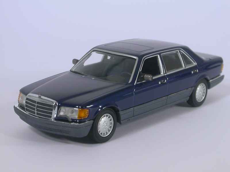 Miniature Minichamps 1/43 – Mercedes W126 560 SEL 1988 (bleue, Très Bon état)
