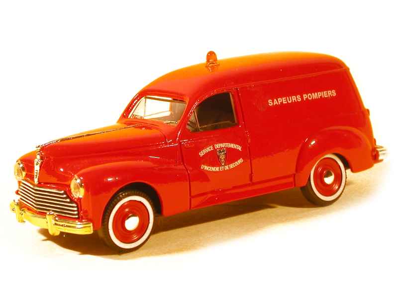 Miniature Peugeot 203 Sapeurs-Pompiers - Échelle 1/43 - Marque Solido - Occasion Très Bon état