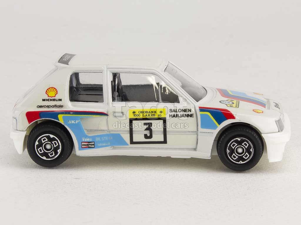 33068 Peugeot 205 T16