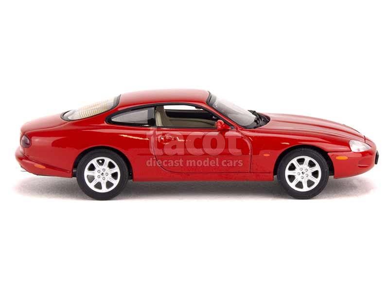 34146 Jaguar XK8 Coupé 1996