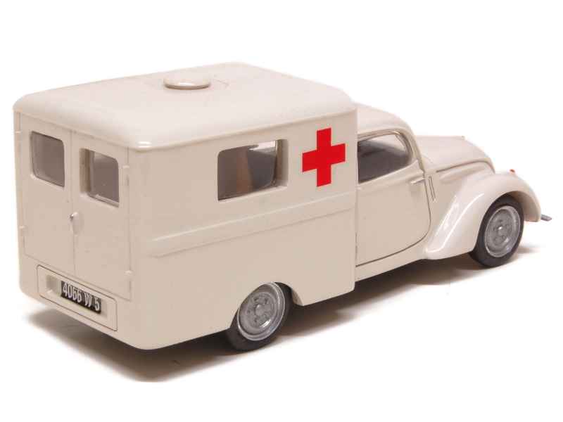 36876 Peugeot 202 Ambulance
