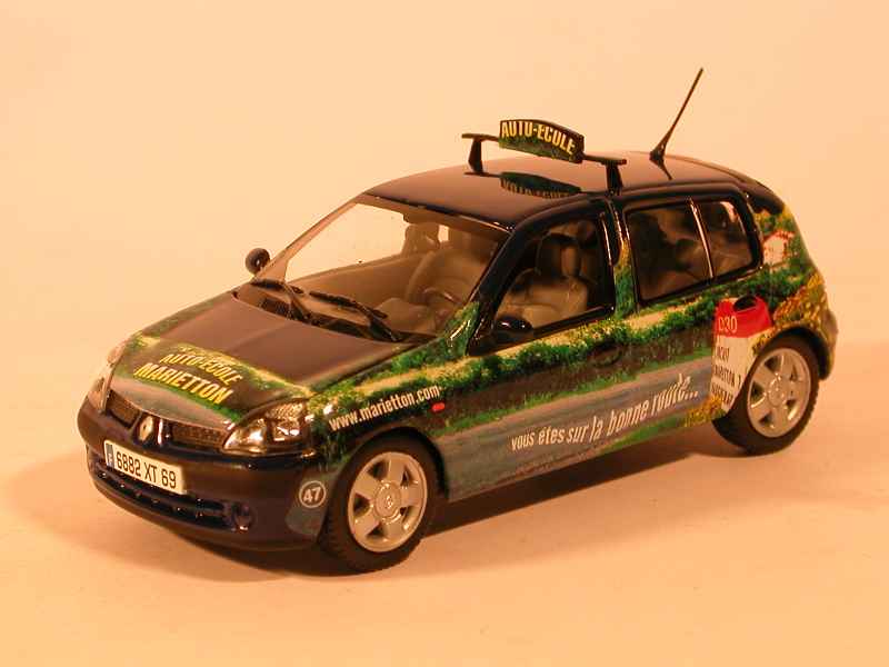 37826 Renault Clio II 5 Doors Auto Ecole