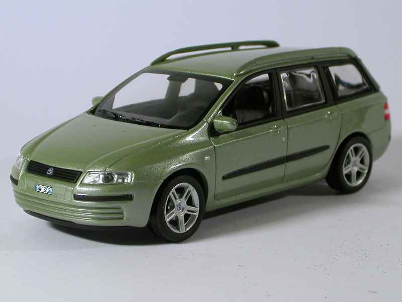 Modèle Réduit Fiat Stilo Wagon Verte Norev 1/43 Dans Boîte D'origine - Occasion