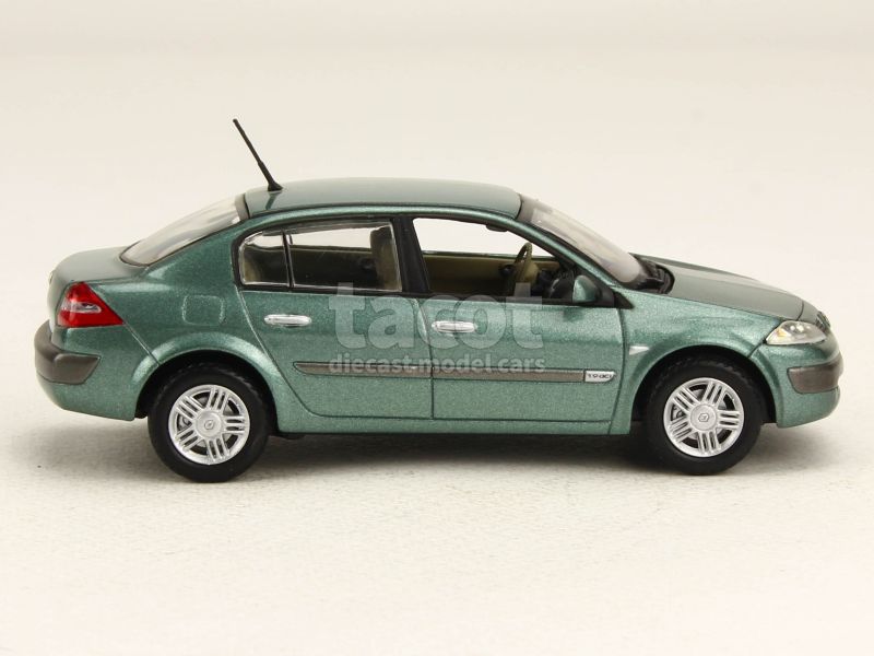 38770 Renault Megane II Berline 2003