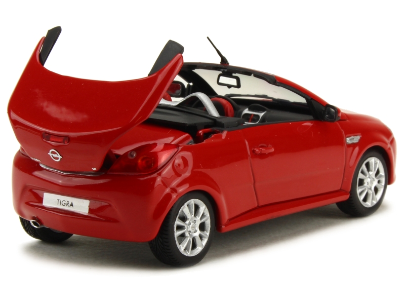 41215 Opel Tigra Twin Top 2004