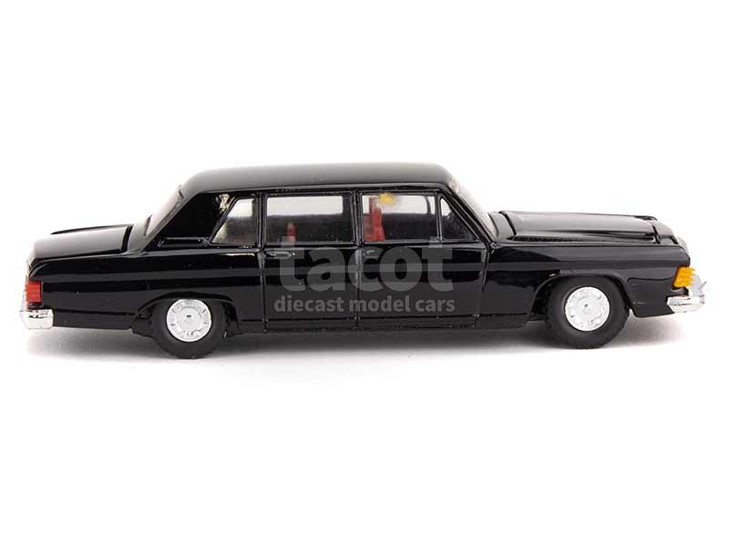 41491 GAZ 14 Tchaika 1978