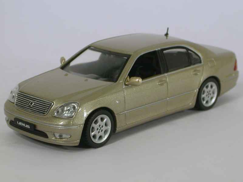 41945 Lexus LS 430 2001