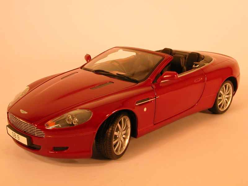 42666 Aston Martin DB9 Volante 2005