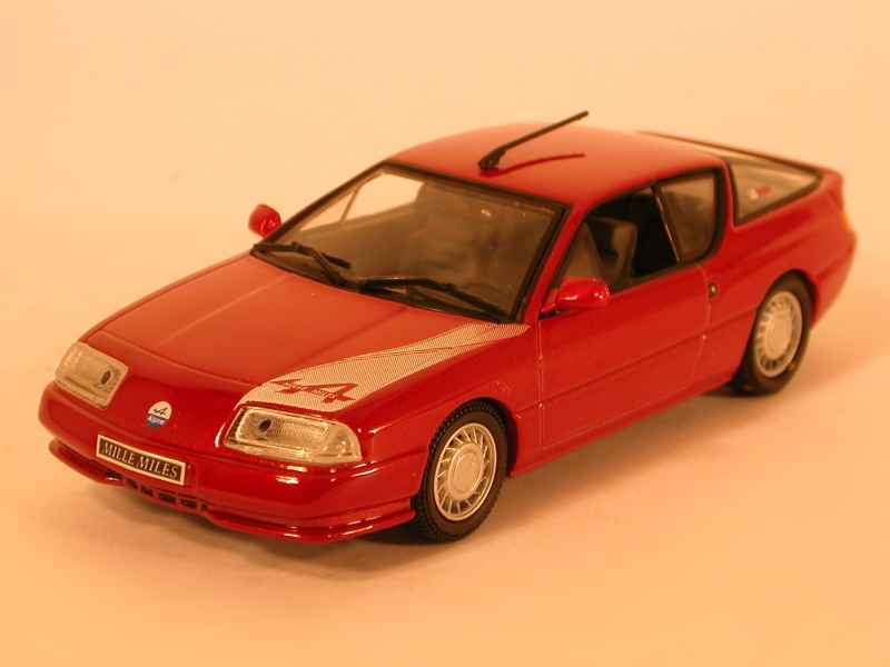 Miniature Universal Hobbies 1/43 - Alpine Renault V6 Turbo Rouge - Occasion Boîte