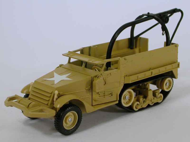 Le semi chenillé Half track M3 bâché en miniature de la série 200 Solido au 1/50e