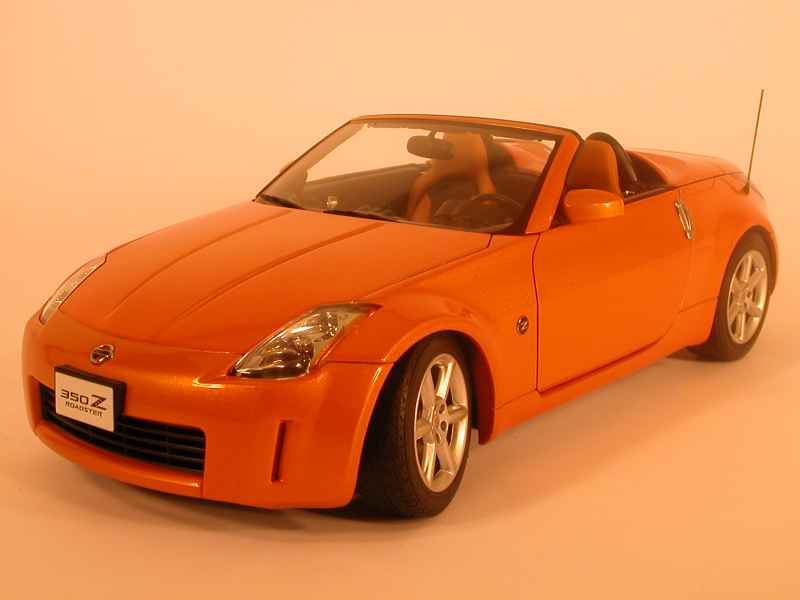 Nissan - 350Z Roadster - AUTOart - 1/18 - Autos Miniatures Tacot