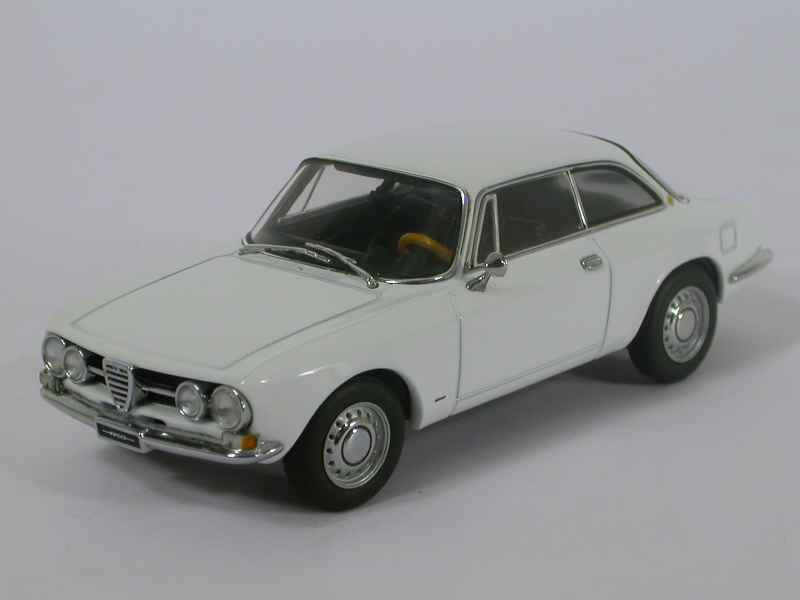 アルファロメオ オートアート 0 model AutoArt Scale AUTOart 1/43