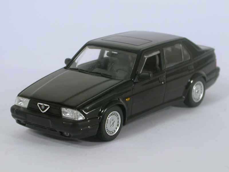 43595 Alfa Romeo 75 V6 America 1989 Minichamps diecast 1:43 & 1:18 - Diecast model cars Tacot