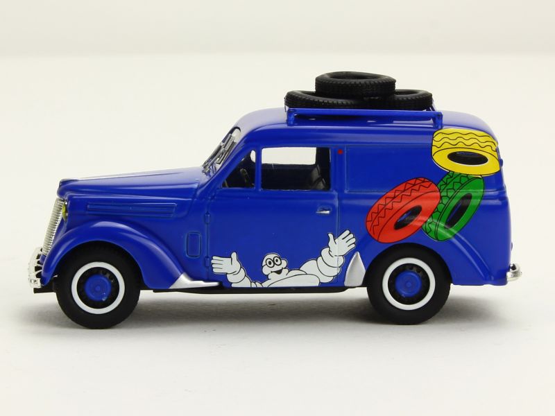 44219 Renault Juvaquatre Break